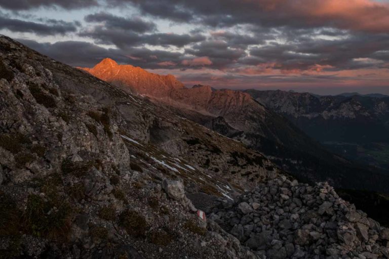 Wandern in den Alpen: die 19 schönsten Wanderwege Hochkalter-Sonnenaufgang-wandern-in-den-alpen