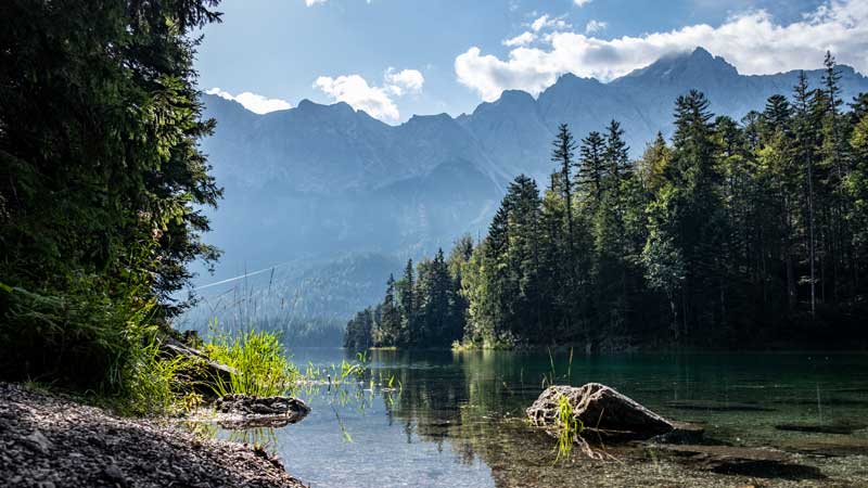 Ausblick auf die Zugspitze vom Eibsee aus