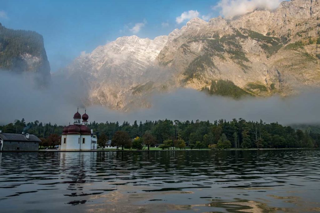 Kurz vor der Ankunft bei St Bartholomä gibt's den klassischen Blick auf die Watzmann Ostwand