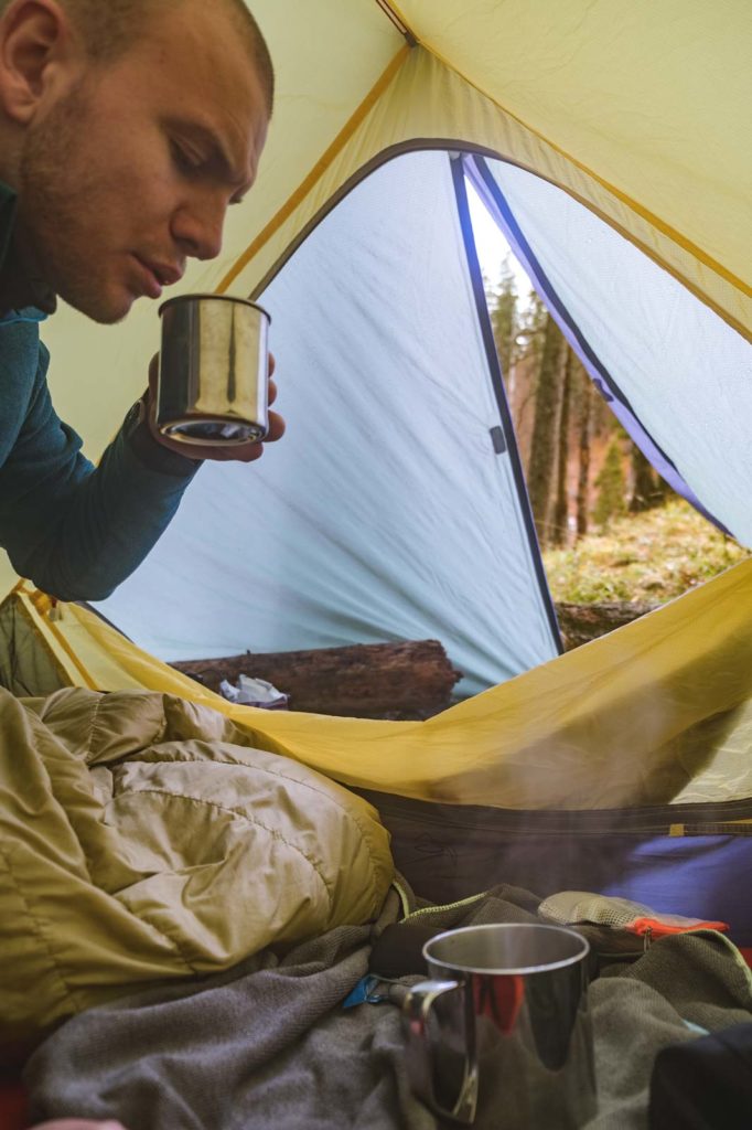 Jannik mit einem heißen Grog - wärmt gut!
