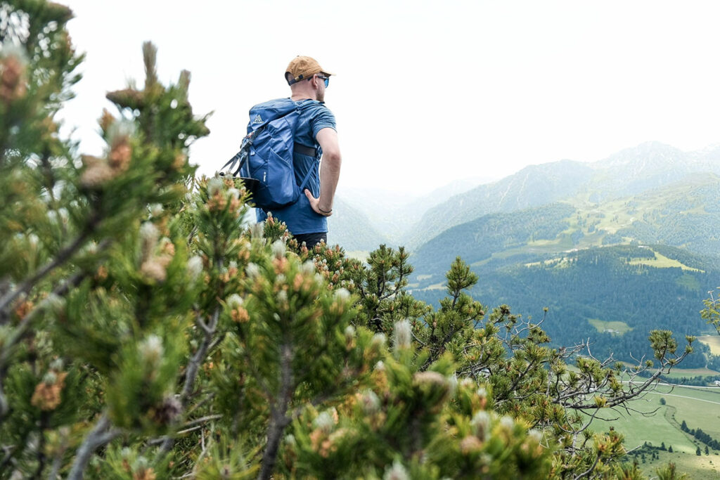 Jannik auf dem Panoramaweg am Jakobskreuz